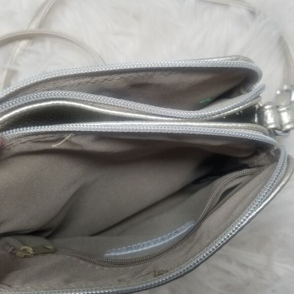 Kenneth Cole Reaction Faux Leather Crossbody Bag. - Picture 8 of 14